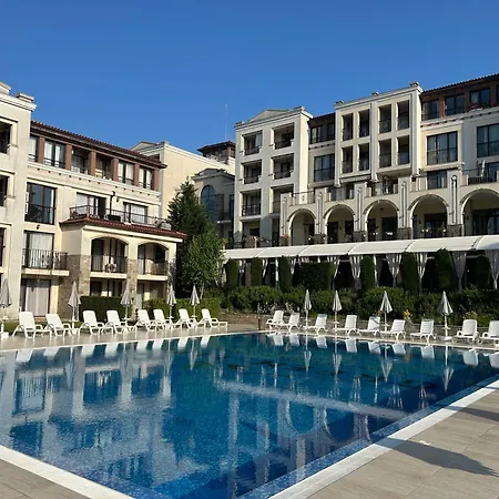 Apartment дизайнерско студио ,смокиня,созопол,5 звезден затворен комплекс,4 басейна,1ва линия море Sozopol