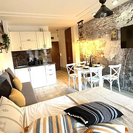 Apartment дизайнерско студио ,смокиня,созопол,5 звезден затворен комплекс,4 басейна,1ва линия море
