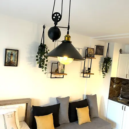 Apartment дизайнерско студио ,смокиня,созопол,5 звезден затворен комплекс,4 басейна,1ва линия море *
